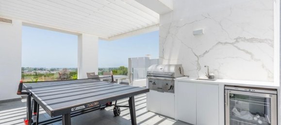 3 bedrooms Penthouse in La Quinta, Spain No. 186057 21