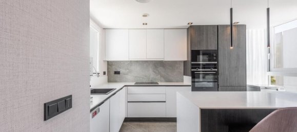 3 bedrooms Penthouse in La Quinta, Spain No. 186057 28