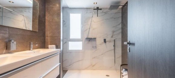 3 bedrooms Penthouse in La Quinta, Spain No. 186057 34