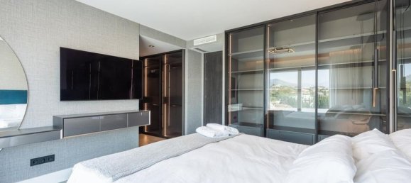 3 bedrooms Penthouse in La Quinta, Spain No. 186057 11