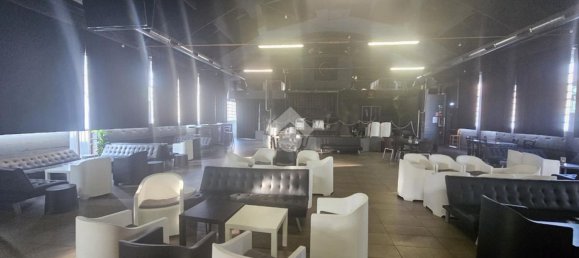 960m² Warehouse in Senago, Italy No. 379233 11