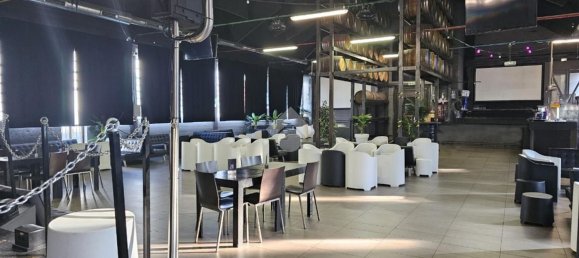 960m² Warehouse in Senago, Italy No. 379233 9