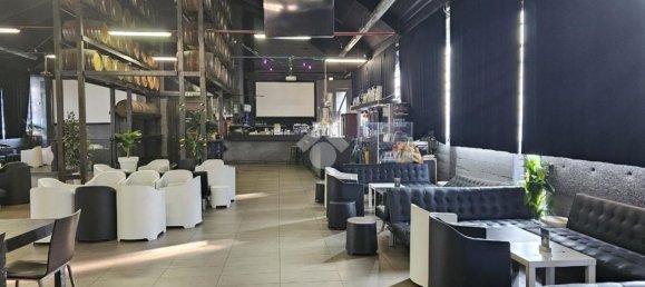 960m² Warehouse in Senago, Italy No. 379233 5