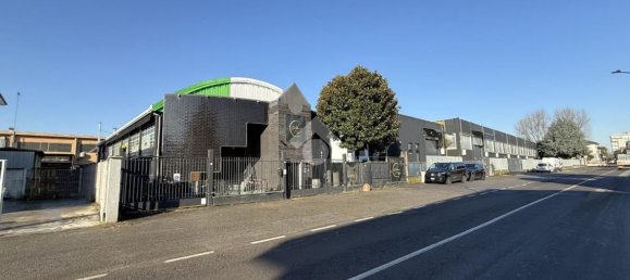 960m² Warehouse in Senago, Italy No. 379233 4