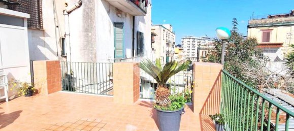 2 bedrooms Apartment in Naples, Italy No. 151107 2