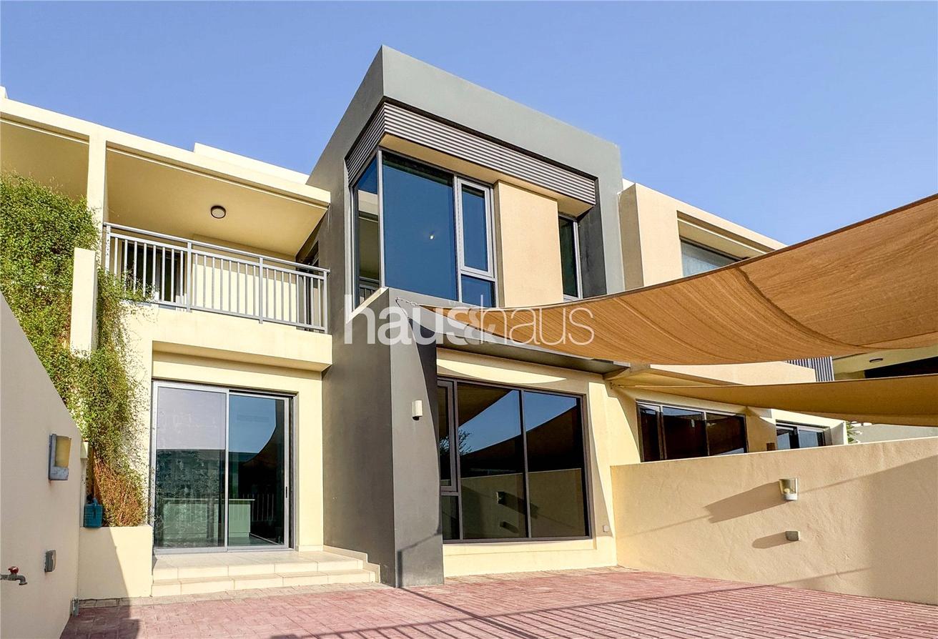 4 bedrooms Villa in Dubai Hills Estate, UAE No. 100226