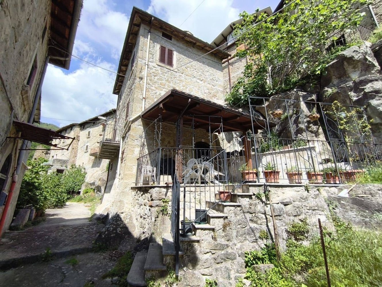 4 rooms House in Acquasanta Terme, Italy No. 292899