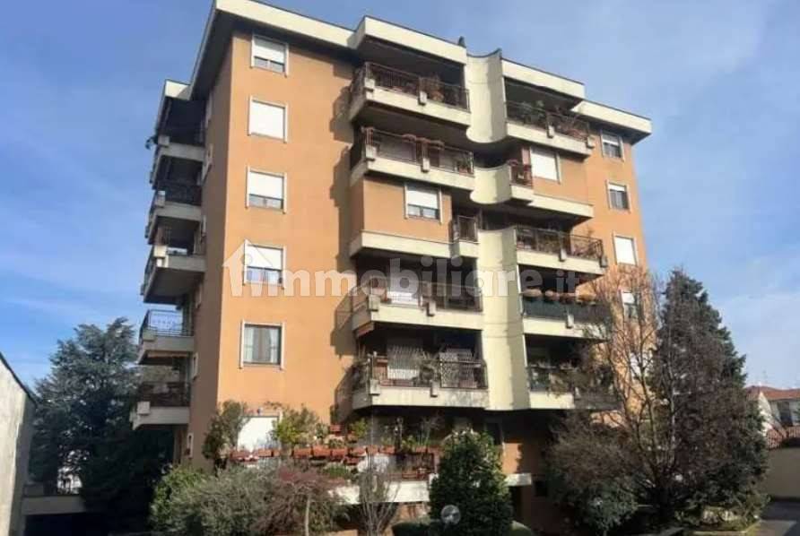 2 bedrooms Apartment in Busto Arsizio, Italy No. 331034