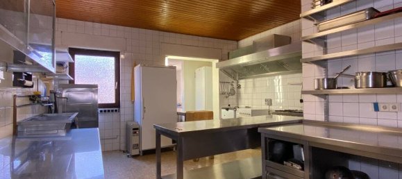 Здание с 12 комнатами в Райнгау-Таунус, Германия № 172543 17