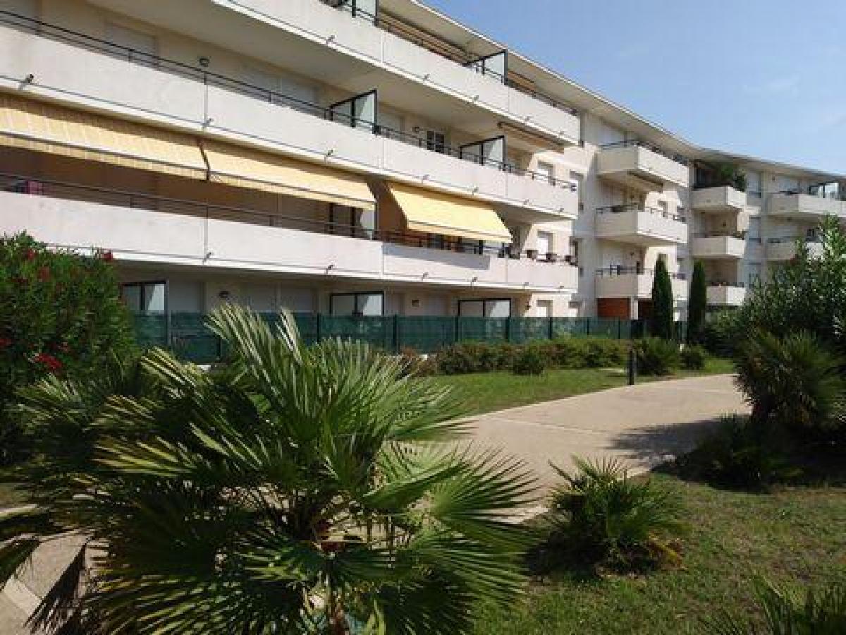 2 bedrooms Condo in Vitrolles, France No. 12489