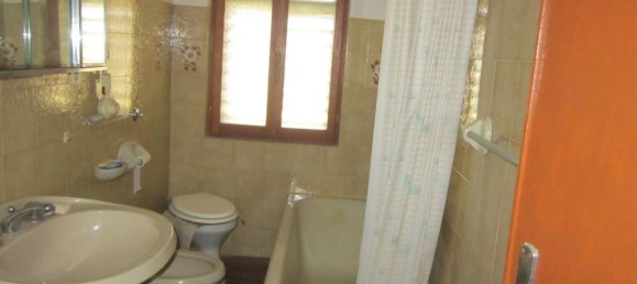 5 bedrooms House in Molise, Italy No. 312531 16