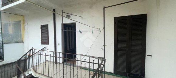 2 Schlafzimmer Haus in Borgomanero, Italy, Nr. 49794 2