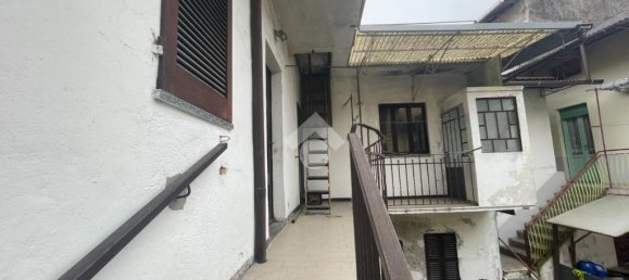 2 Schlafzimmer Haus in Borgomanero, Italy, Nr. 49794 3