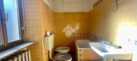 2 Schlafzimmer Haus in Borgomanero, Italy, Nr. 49794 17