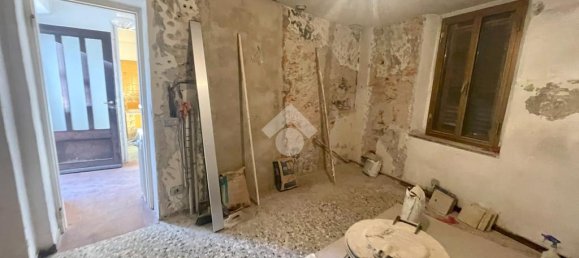 2 Schlafzimmer Haus in Borgomanero, Italy, Nr. 49794 14