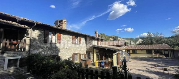 Casa de 3 dormitorios en Dovadola, Italy No. 227733 5