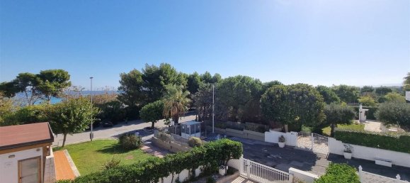 Casa de 3 dormitorios en Monopoli, Italy No. 184099 17