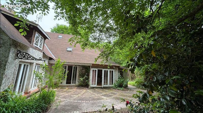 10 bedrooms Villa in Saint-Sulpice-et-Cameyrac, France No. 299034