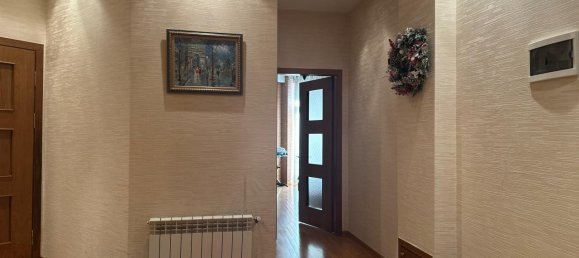 3 Schlafzimmer Wohnung in Baku, Azerbaijan, Nr. 1461 2