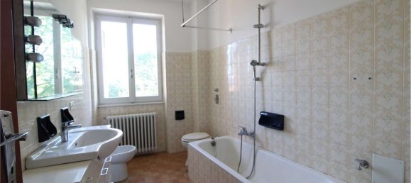 3غرفة شقة في Erba, Italy رقم 74703 4