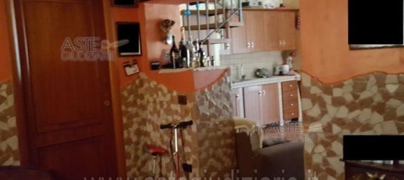 4 rooms Apartment in Naples, Italy No. 14197 2