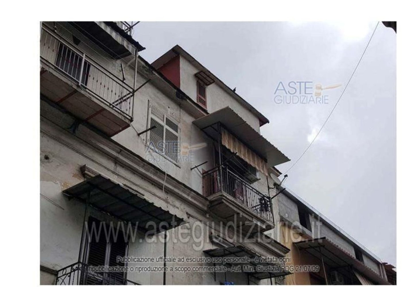 4 rooms Apartment in Naples, Italy No. 14197