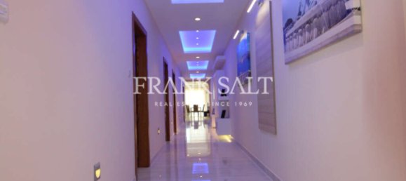 3 bedrooms Apartment in Attard, Malta No. 6582 3