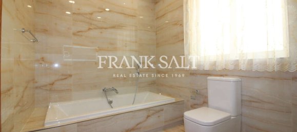 3 bedrooms Apartment in Attard, Malta No. 6582 11