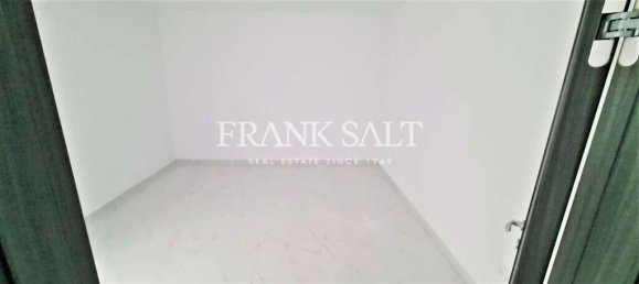 3 غرف نوم طابقين في Swieqi, Malta رقم 4863 3