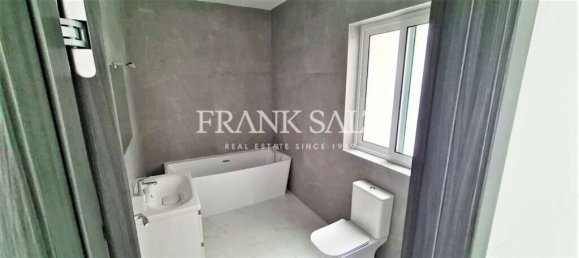 3 غرف نوم طابقين في Swieqi, Malta رقم 4863 4