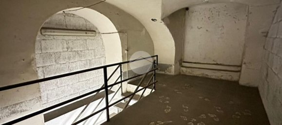 30m² Warehouse in Naples, Italy No. 88232 13