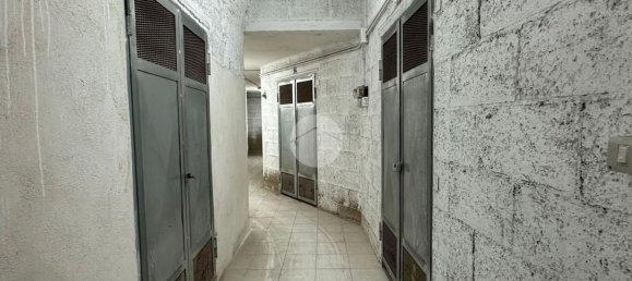 30m² Warehouse in Naples, Italy No. 88232 5
