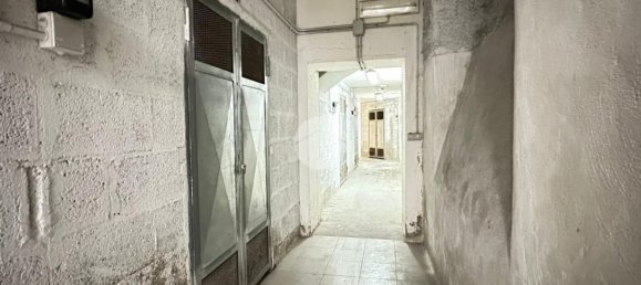 30m² Warehouse in Naples, Italy No. 88232 6