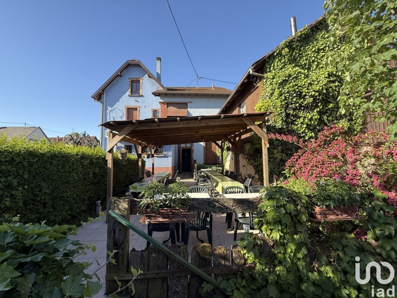 Propriété commerciale à Artolsheim, France 250m² No. 224024