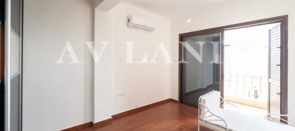 5 bedrooms House in Empa, Cyprus No. 14713 4