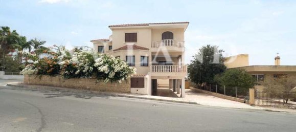 5 bedrooms House in Empa, Cyprus No. 14713 16