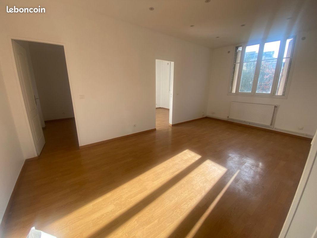 1 غرف نوم شقة في Colombes, France رقم 176044