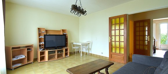 2 bedrooms House in Senlis, France No. 231668 2