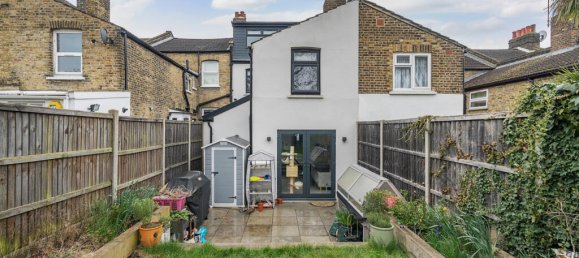 4 bedrooms House in London, United Kingdom No. 7801 3