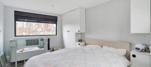 4 bedrooms House in London, United Kingdom No. 7801 29