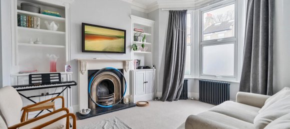 4 bedrooms House in London, United Kingdom No. 7801 10