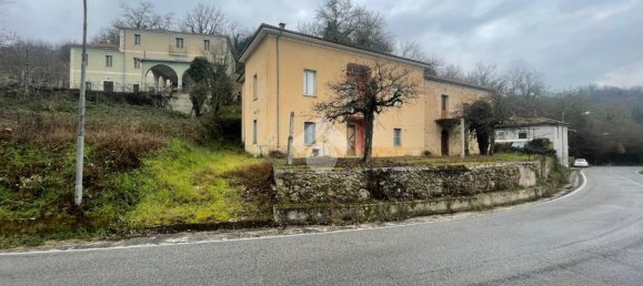 4 bedrooms House in Casalvieri, Italy No. 158457 6