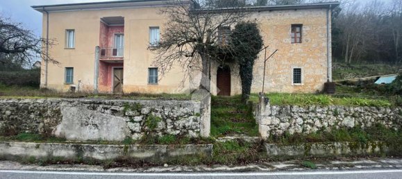 4 bedrooms House in Casalvieri, Italy No. 158457 3