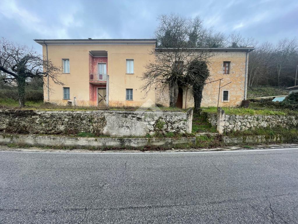 4 bedrooms House in Casalvieri, Italy No. 158457