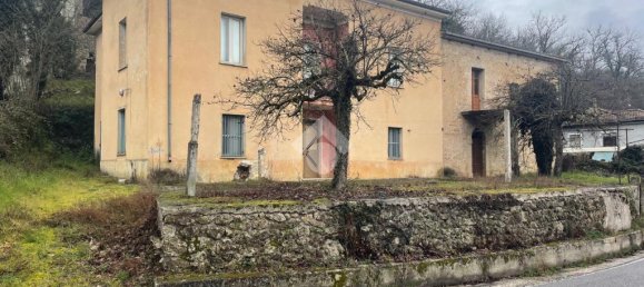 4 bedrooms House in Casalvieri, Italy No. 158457 4