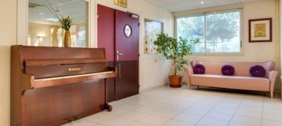 Studio in Salon-de-Provence, France No. 315754 9