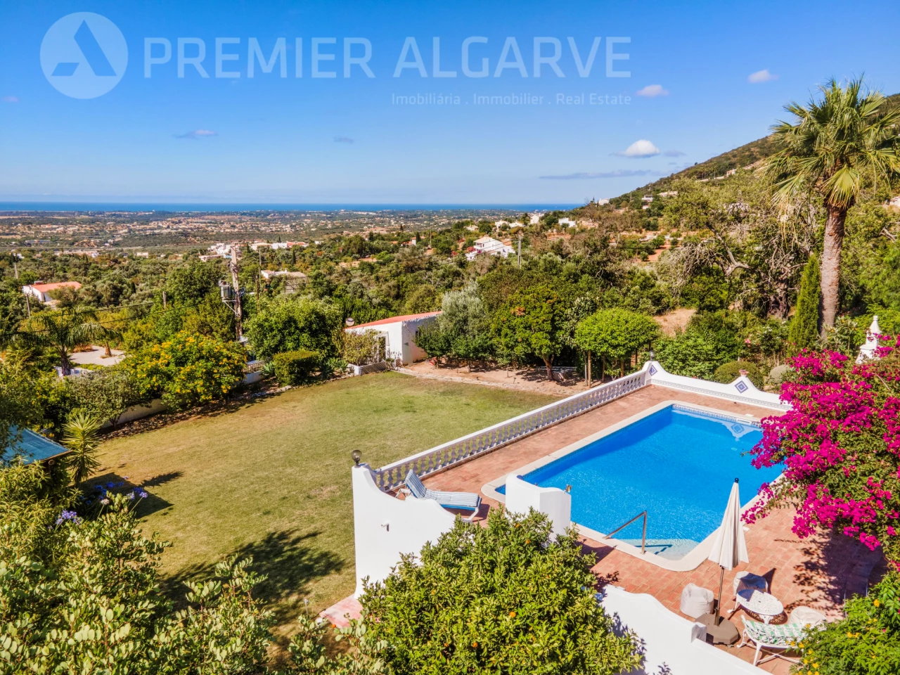 Дом с 4 спальнями в Фару, Португалия № 106800