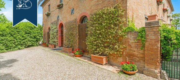 800m² Commercial property in Monteroni d'Arbia, Italy No. 232197 30