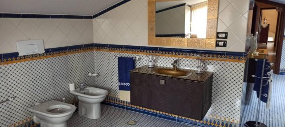 5 rooms Apartment in Mercogliano, Italy No. 29915 17