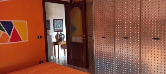 5 rooms Apartment in Mercogliano, Italy No. 29915 11